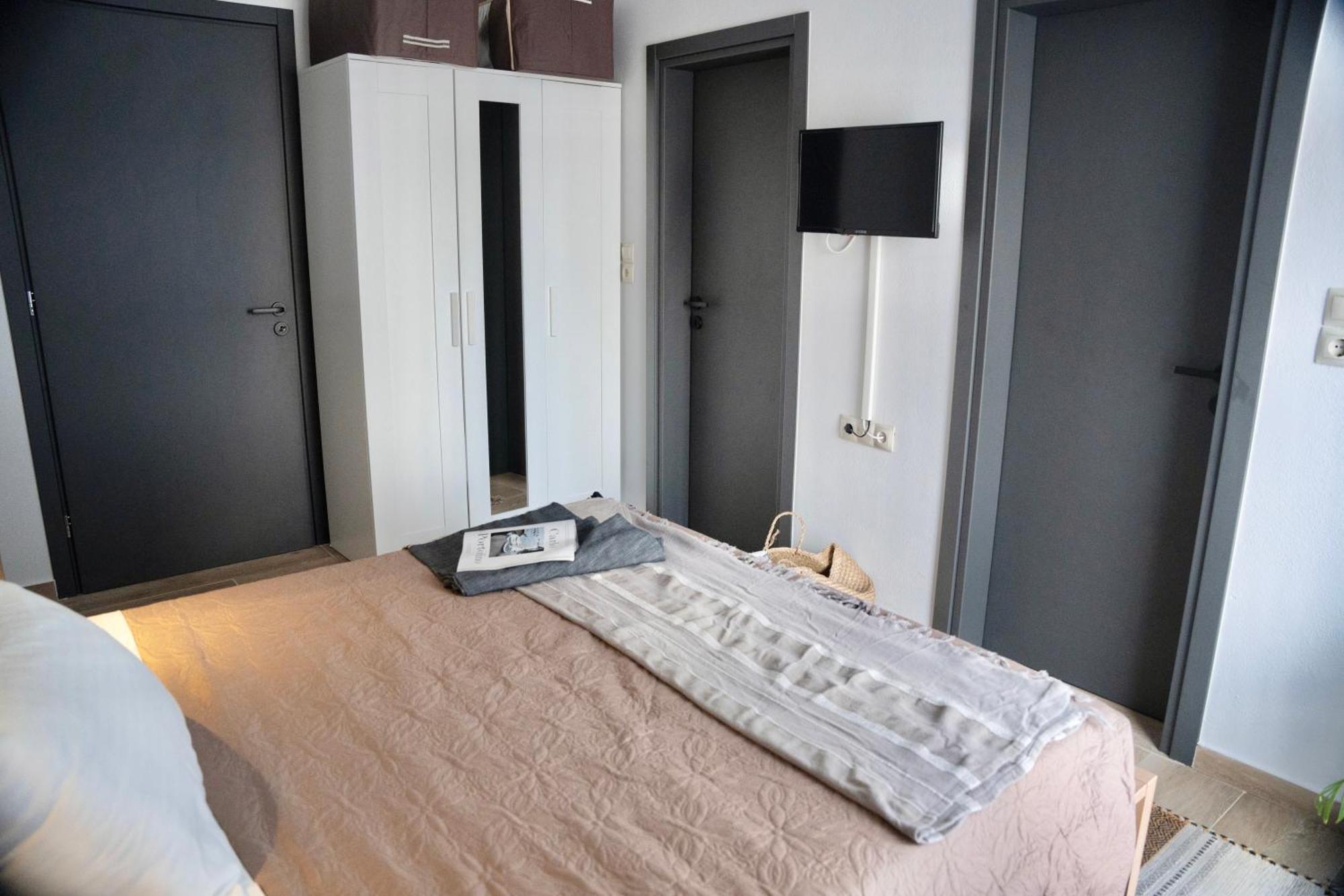 Exquisite 4-Bedroom Prestige Apartment Rhodes City Exterior photo