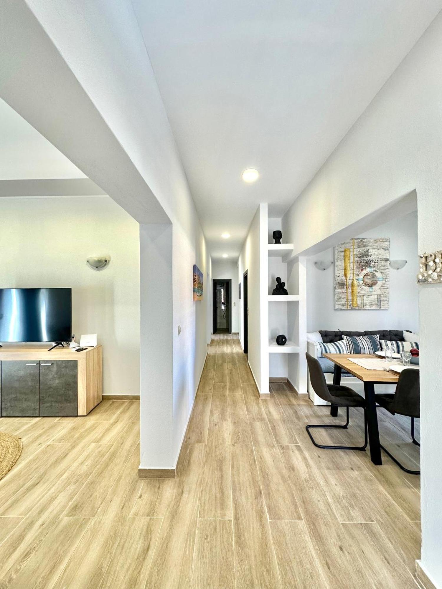 Exquisite 4-Bedroom Prestige Apartment Rhodes City Exterior photo